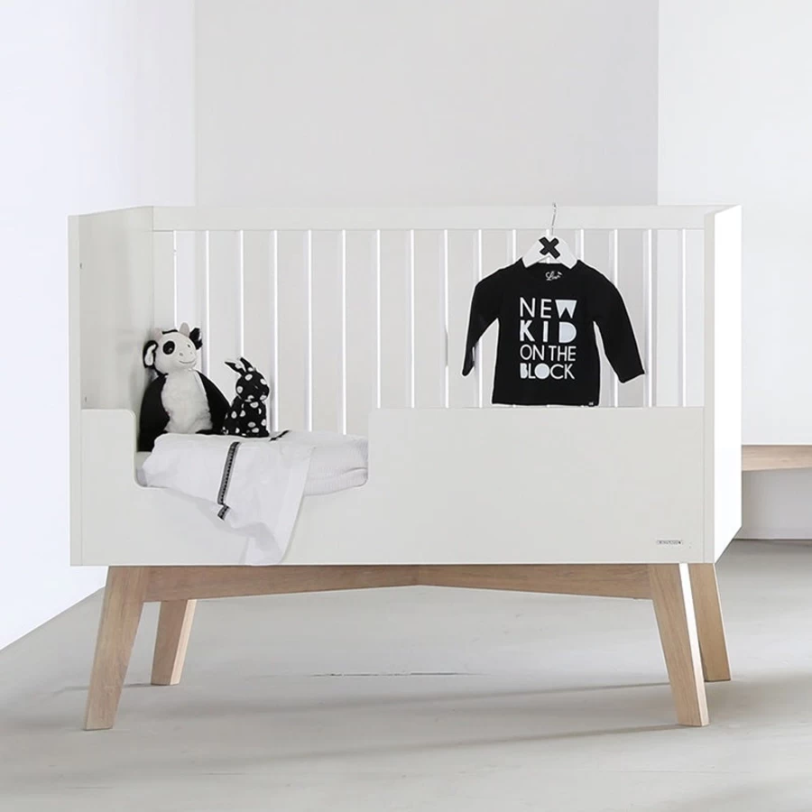 Kidsmill Sixties Oak Cot Bed 70x140 cm with Mattress - Convertible Toddler Bed for Nursery