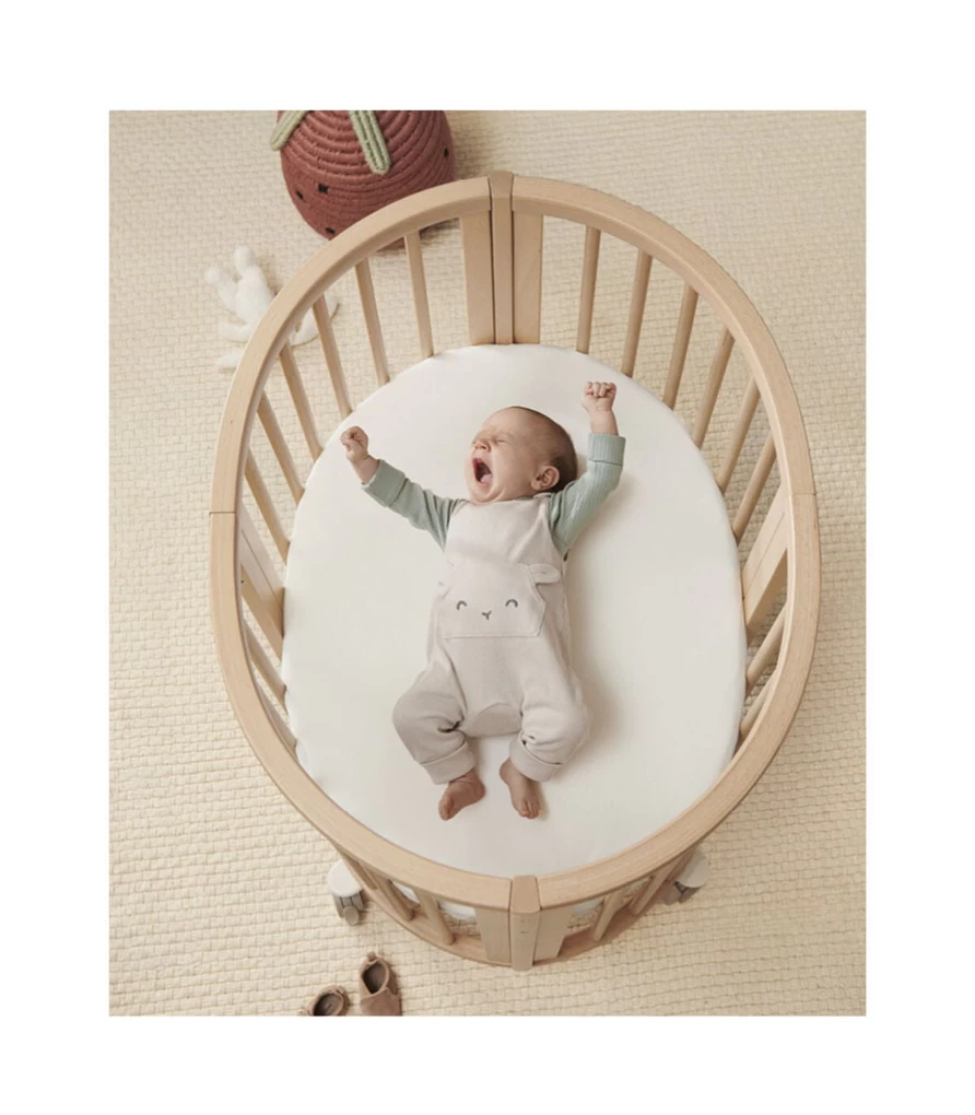 Stokke Sleepi Mini V3 Baby Crib – Convertible Cot with Mattress, Wheels & Adjustable Height – Premium Nursery Bed for Newborns to Toddlers