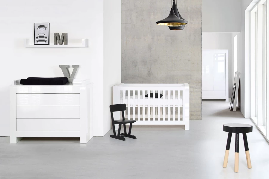 Kidsmill Somero White Glossy Cot Bed 140x70cm - Modern Baby Crib with High Gloss Finish