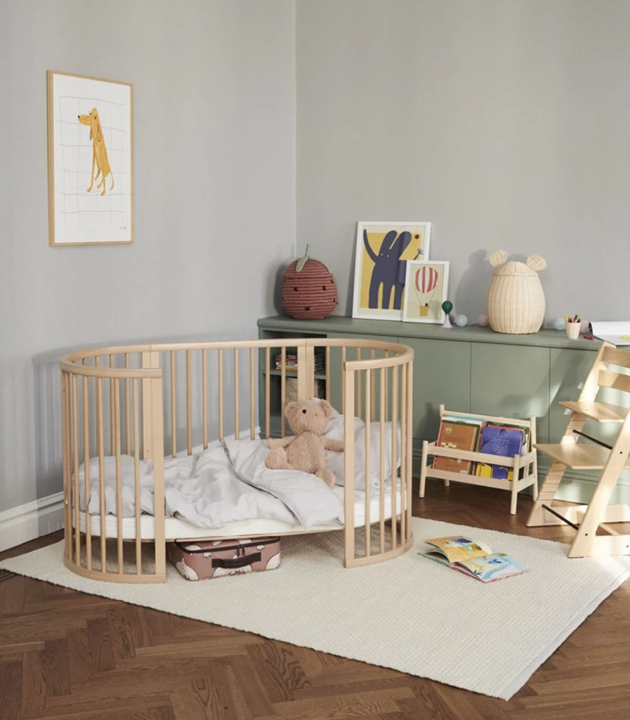Stokke Sleepi Bed V3 Complete Baby Crib with Mattress – Convertible Toddler Bed, Adjustable Height, Eco-Friendly Design
