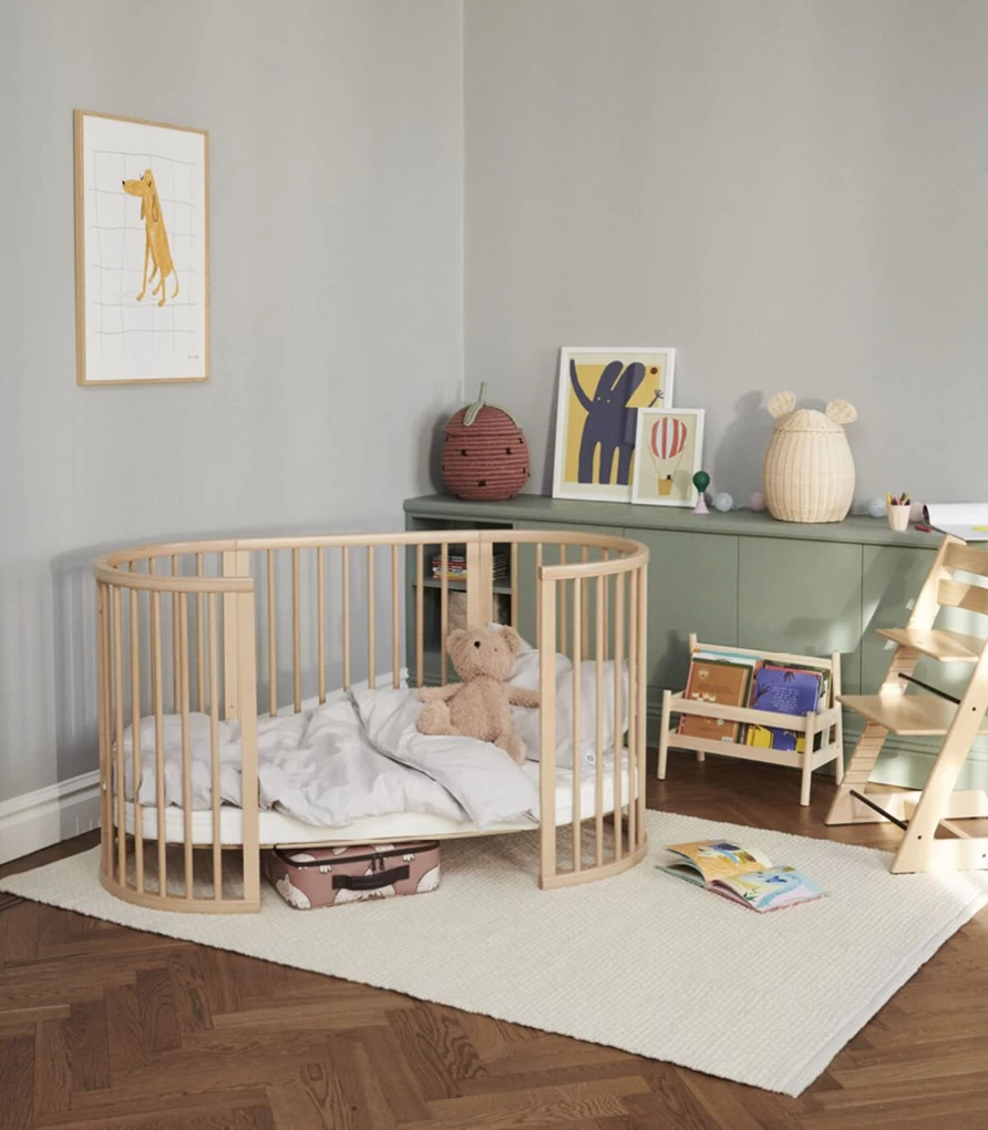 Stokke Sleepi Bed V3 Complete Baby Crib with Mattress – Convertible Toddler Bed, Adjustable Heights, Eco-Friendly Design